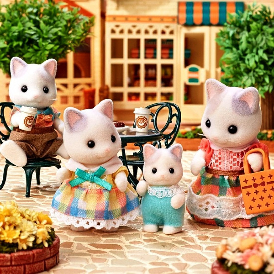 Sylvanian Families Latte Cat Family