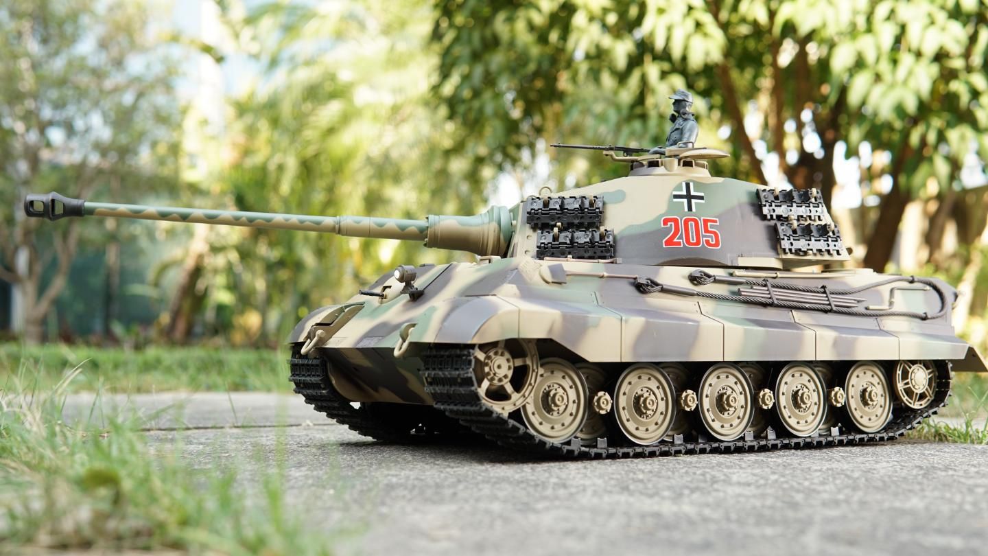 Heng Long 1:16 King Tiger RC Tank Smoke & Sound Electric